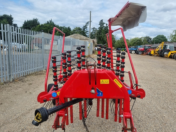 Chris Atkin & Son Ltd - Lely Hibiscus 485S